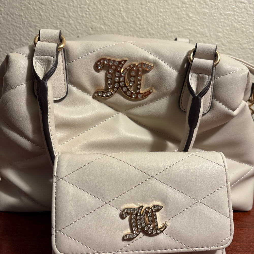 Juicy couture purse and wallet set!